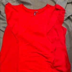 Red shirt sleeve shirt